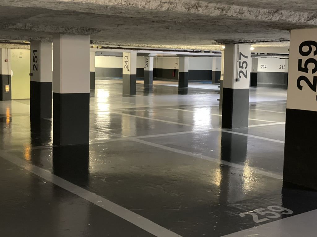 Numérotation de poteaux en enfilade, Clichy (92)
