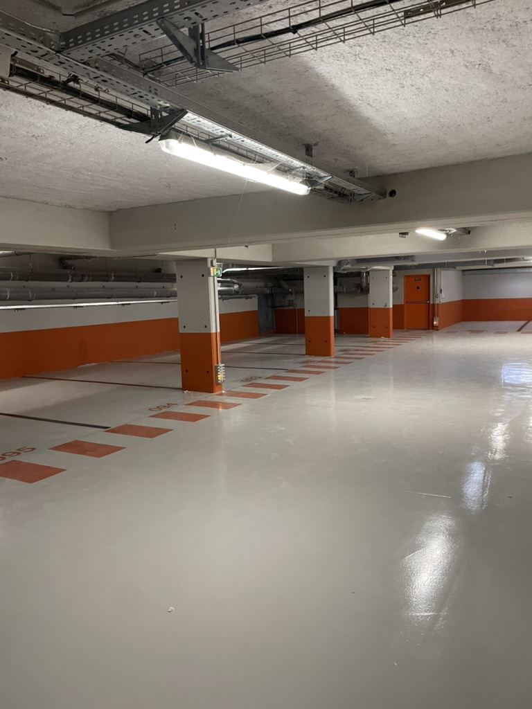 Rénovation complète, soubassement orange et plafond technique, Clichy (92)